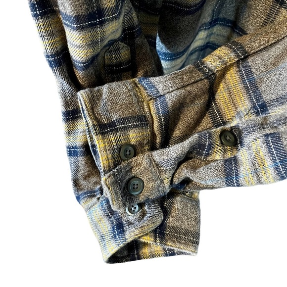 PATAGONIA Men’s Fjord Flannel Button Down Shirt- XXL - Picture 3 of 7